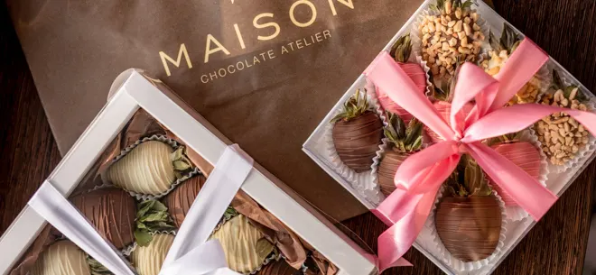Красочные сеты из клубники в шоколаде от Maison Sweet Berry
