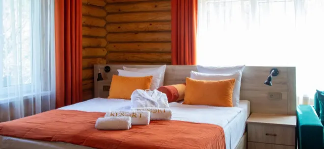 Проживание в 2-х и 4-х местных домиках с завтраком в Country Village Resort
