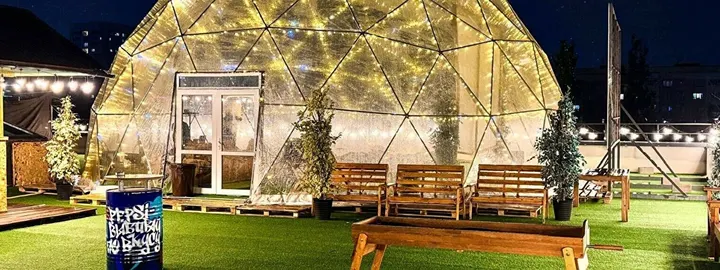 Вечерний кинопоказ под открытым небом